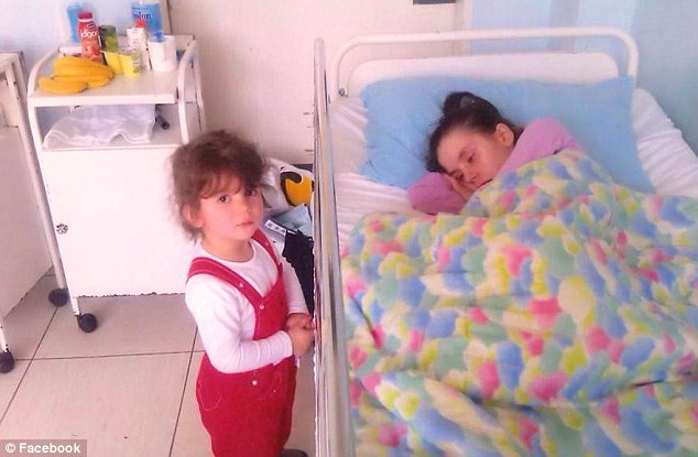 Ασύλληπτο: Ξύπνησε από κώμα μετά από επτά χρόνια και γνώρισε την κόρη της! (Photos)