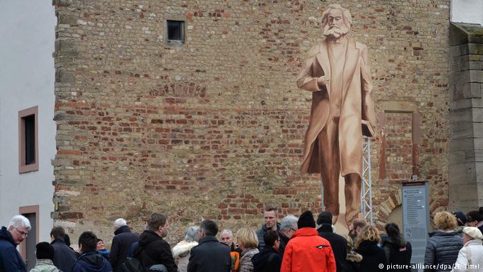 Οι Κινέζοι δωρίζουν στους Γερμανούς τεράστιο άγαλμα του Μαρξ