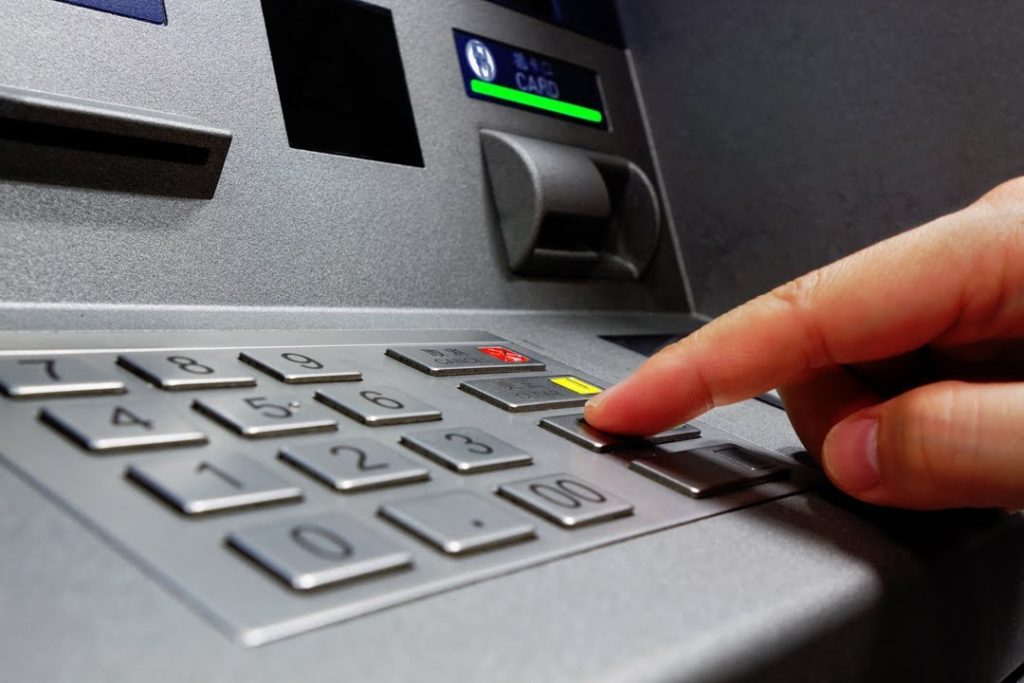 Στον Άρειο Πάγο η μαφία των μπράβων στα ATMs