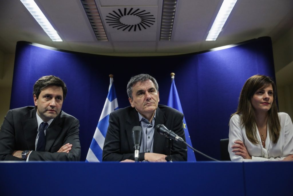 Στην Αθήνα επιστρέφει το κυβερνητικό κλιμάκιο – ΥΠΟΙΚ: Δύο τρία ζητήματα σε εκκρεμότητα