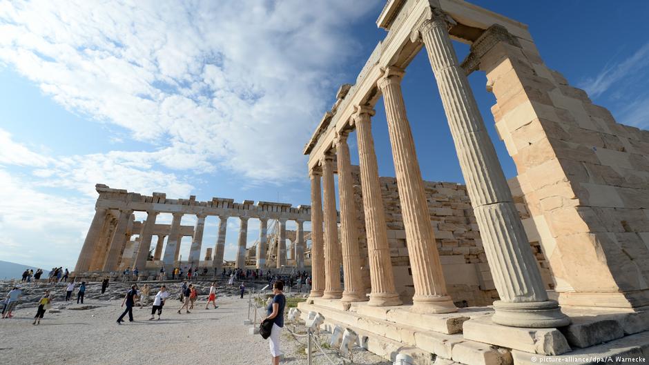 Ξεκινούν οι αιτήσεις για τη Σχολή Ξεναγών Αθήνας