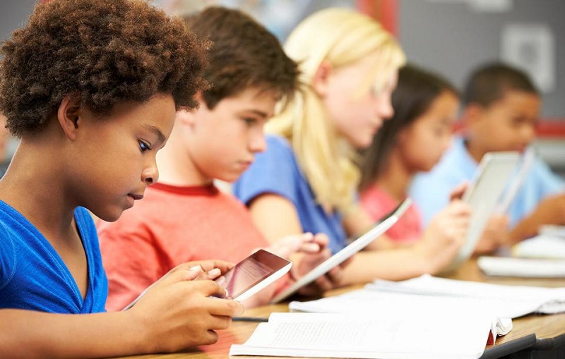 «Έξυπνα» κινητά και gadgets στη (συναρπαστική) υπηρεσία της εκπαίδευσης