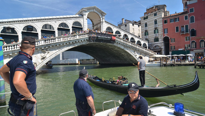 Σοκ στη Βενετία: Σχεδιάζαν να ανατινάξουν το Ριάλτο – 4 συλλήψεις
