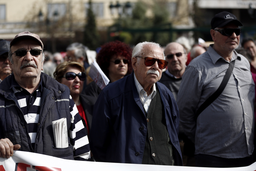 Συλλαλητήριο συνταξιούχων στο κέντρο της Αθήνας (Photos)