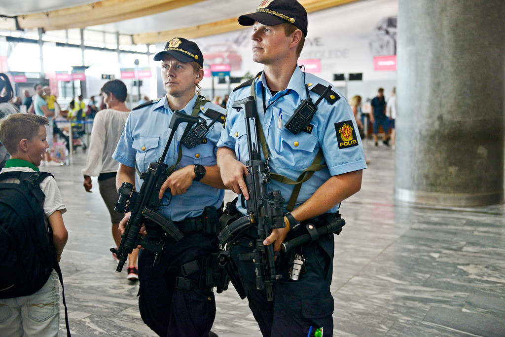 Νορβηγία: Θα οπλοφορούν οι αστυνομικοί, μετά την επίθεση στη Σουηδία