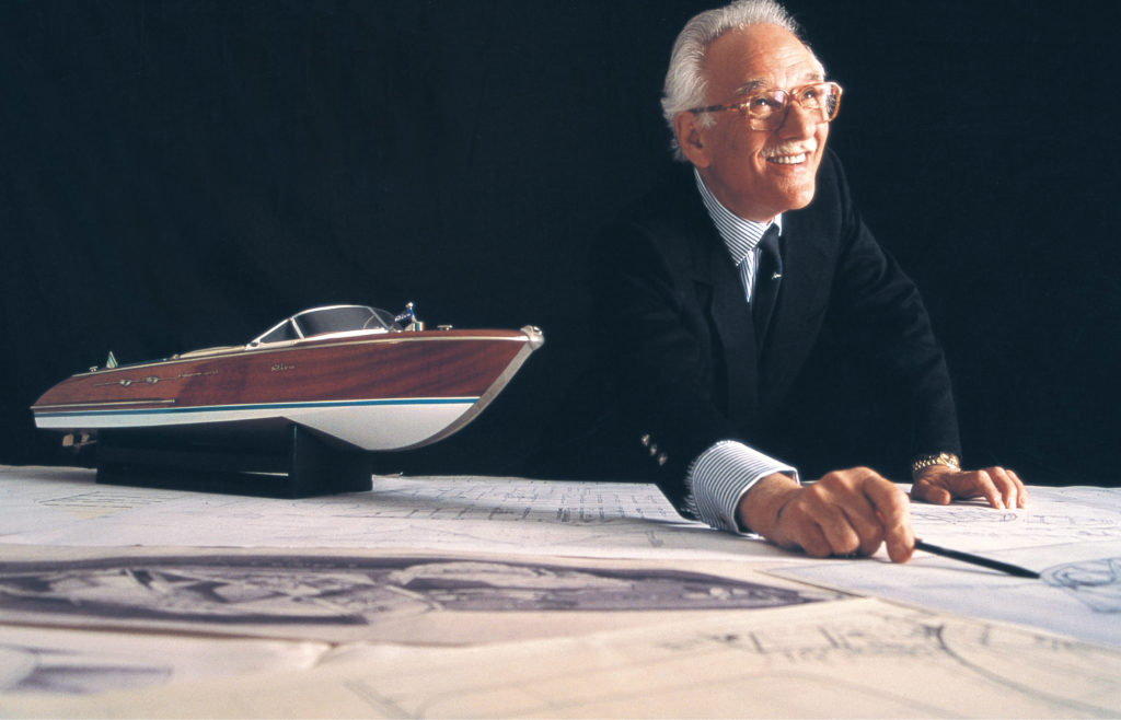 Carlo Riva: Πέθανε στα 96 του ο θρύλος των ιταλικών σκαφών – Τον έλεγαν: Η dolce vita σε μηχανοκίνητο σκάφος (Photos)