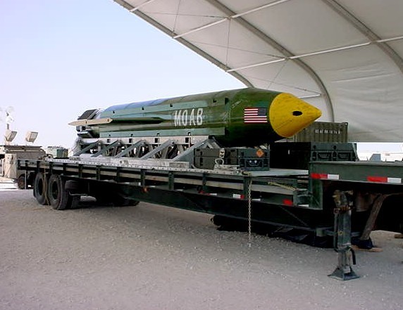 Αυτή είναι η βόμβα GBU-43 (Video)