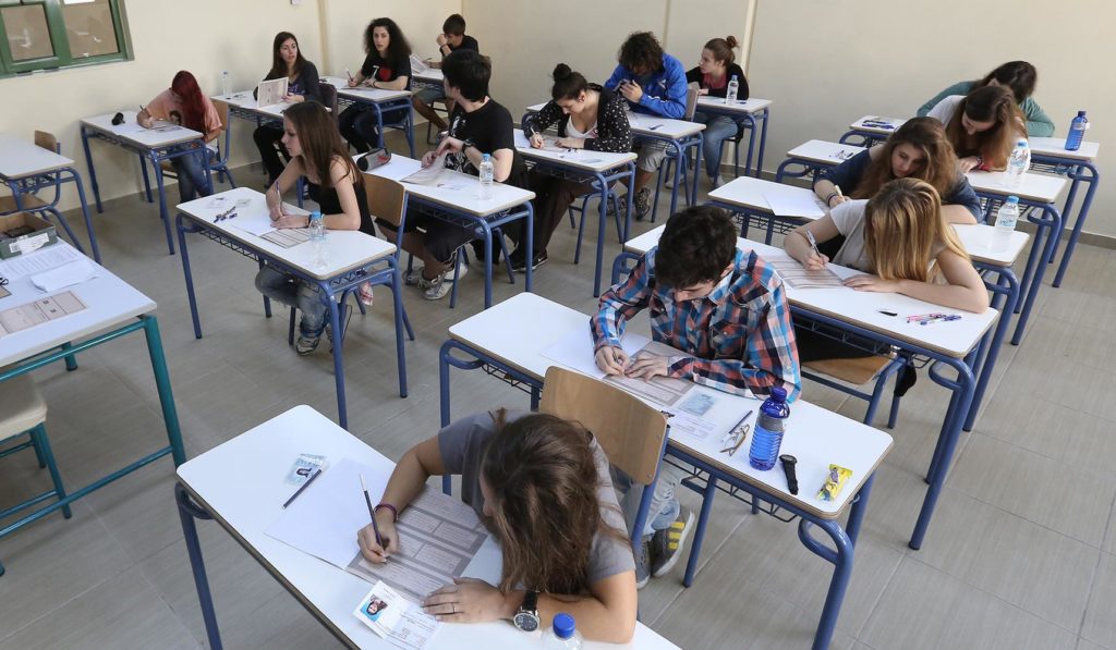 Γαβρόγλου: Τον Σεπτέμβριο οι επαναληπτικές πανελλαδικές εξετάσεις
