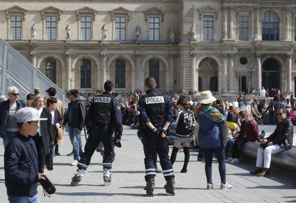 Παρίσι: Γιατί το Ισλαμικό κράτος κατονόμασε λάθος άνθρωπο ως δράστη;