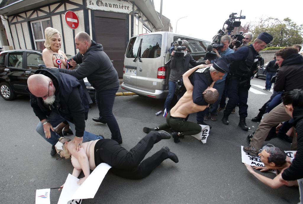 Femen κατά Λεπέν