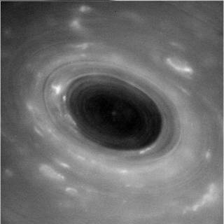 Cassini: Φωτογραφίες του Κρόνου, πιο κοντά παρά ποτέ! (Photos, Video)