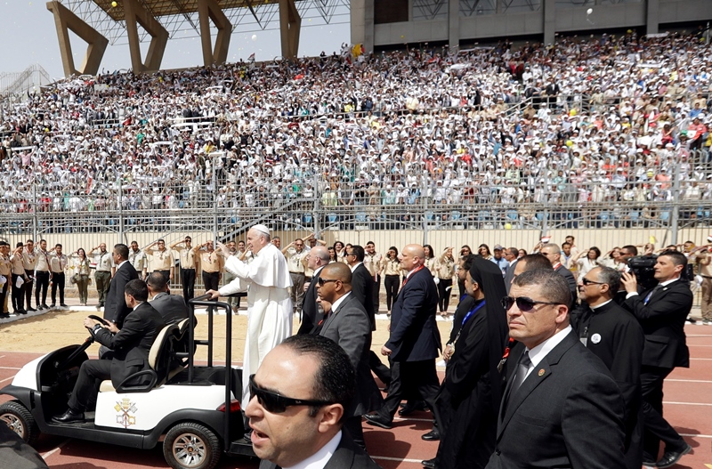 Αίγυπτος: Κοσμοπλημμύρα για τον Πάπα