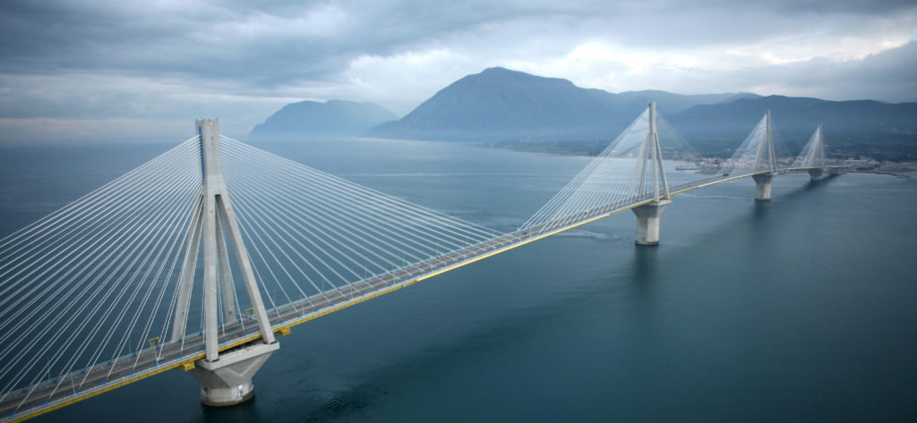 Ζητούν μείωση διοδίων της γέφυρας Ρίου-Αντιρρίου