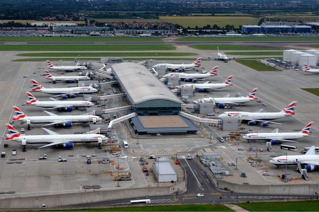 Λονδίνο: Αναστολή πτήσεων σε τερματικό του Χίθροου λόγω «ύποπτου αντικειμένου»