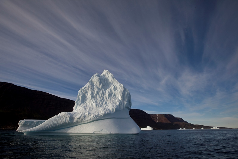 Τα Αραβικά Εμιράτα θα ρυμουλκήσουν παγόβουνα από την Ανταρκτική
