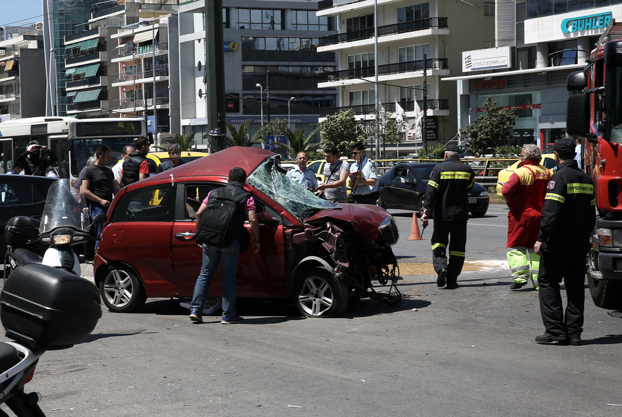 Νεκρός ο οδηγός του τροχαίου στη Συγγρού