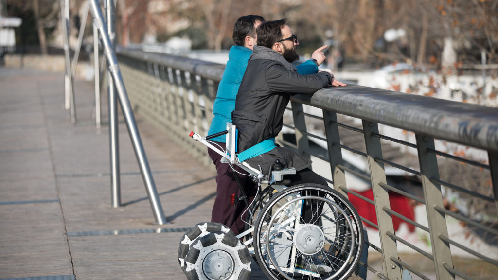 Τη «βοήθεια του κοινού» χρειάζεται το ελληνικό αναπηρικό αμαξίδιο! (Photos)