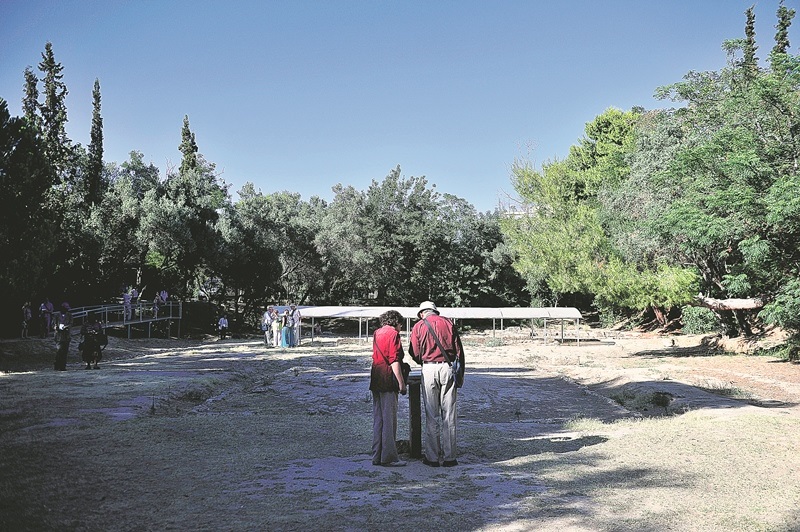 Εδωσαν τα χέρια με εταιρεία που χρωστάει εκατομμύρια