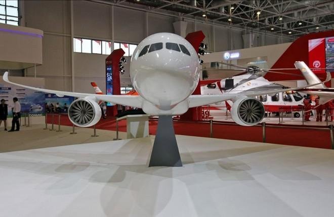 «Σφήνα» σε Boeing και Airbus από Κίνα και Ρωσία