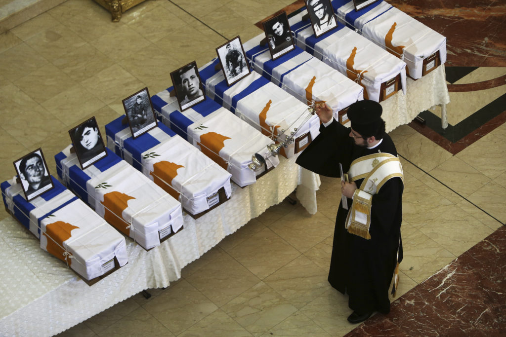 Στην Ελλάδα επιστρέφουν τα λείψανα 17 στρατιωτών της ΕΛΔΥΚ (Photos)