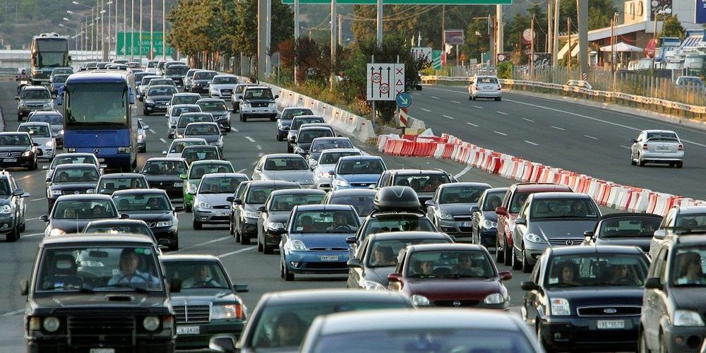 Σε επιφυλακή η Τροχαία λόγω της εξόδου του τριημέρου