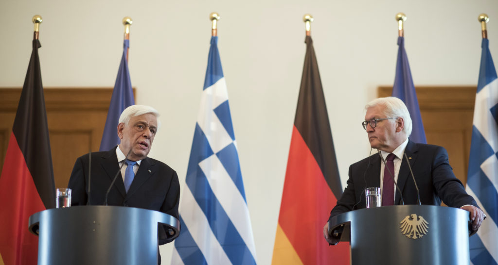 Βερολίνο: Συνάντηση Παυλόπουλου με Σταϊνμάγερ – Τι απαντά ο Σόιμπλε στη συνέντευξη Παυλόπουλου
