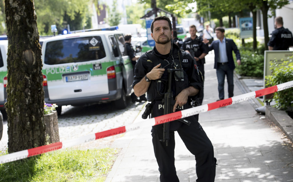 Μόναχο: Πυροβολισμοί με τρεις τραυματίες – Σοβαρά τραυματισμένη μία αστυνομικός