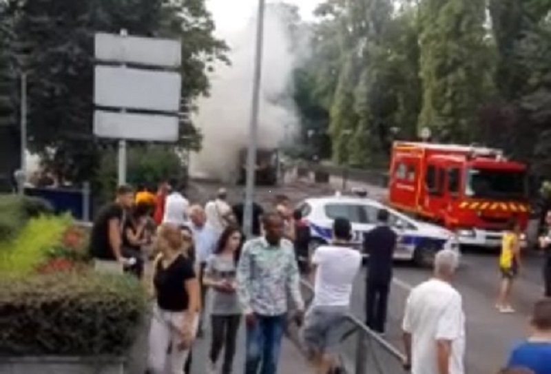 Έκρηξη σε λεωφορείο στο Παρίσι (Photos-Videos)