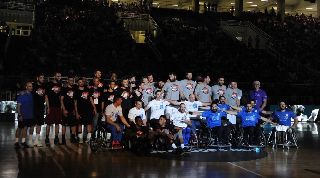 Αποθεώθηκαν στο AntetokounBros Event στο ΟΑΚΑ οι αθλητές μπάσκετ με αμαξίδιο της ΟΣΕΚΑ