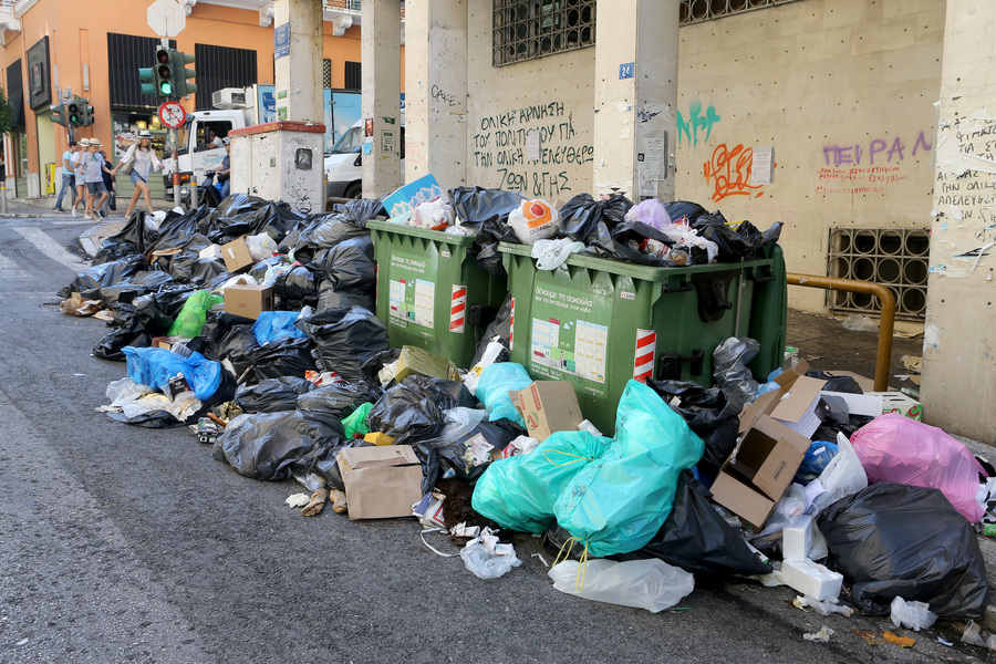 Σκουπίδια: Κόντρα κυβέρνησης – Ν.Δ. για να «απελευθερωθεί» η ΠΟΕ-ΟΤΑ