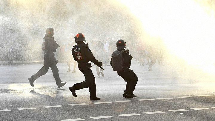 Σύνοδος G20: Αστυνομικός έριξε «προειδοποιητική βολή» στη διαδήλωση