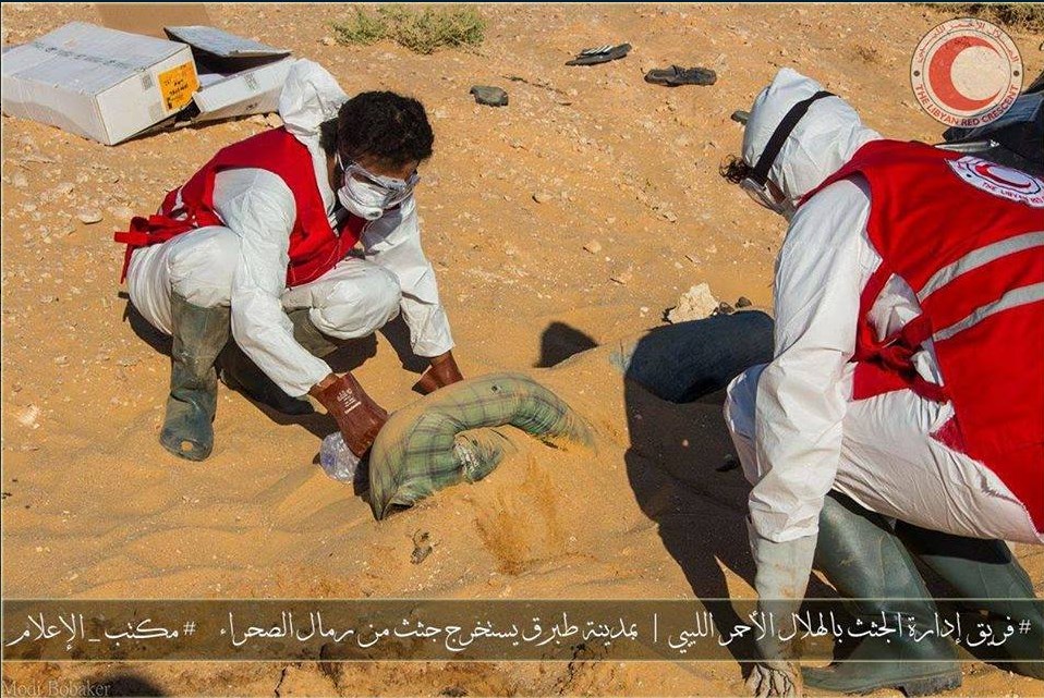 Λιβύη: 19 πτώματα μεταναστών στην έρημο (Photos)