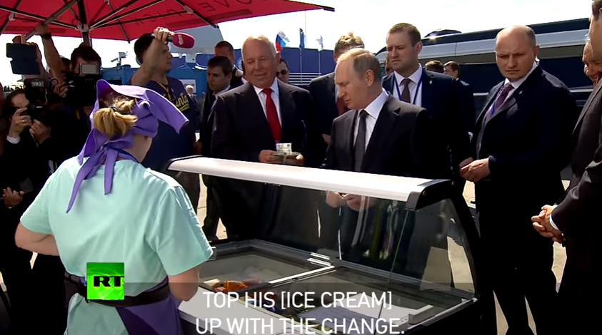 Κερνάει παγωτό ο Πούτιν (Video)