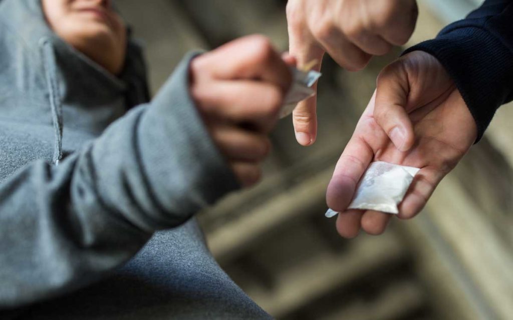 Εξαρθρώθηκε η «Καμόρα» του Ζεφυρίου – Και οκτώ ανήλικοι σε κύκλωμα ναρκωτικών