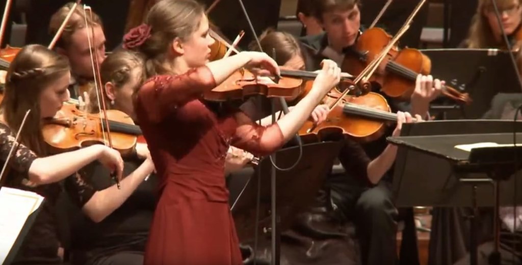 Εμι Στορμς: Η Ολλανδή βιολίστρια παίζει Τσιτσάνη και αποθεώνεται (video)