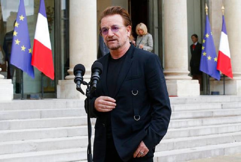 Τετ α τετ Μακρόν με Μπόνο – Τι υποσχέθηκε στον τραγουδιστή των U2