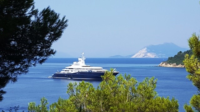 Στη Σκιάθο ο σεΐχης του Κατάρ (Photos + Video)