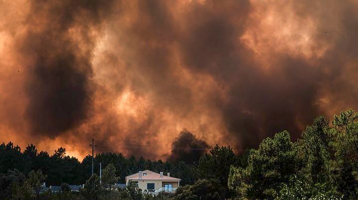 Κλιμακώθηκαν ξανά οι δασικές πυρκαγιές στην Πορτογαλία