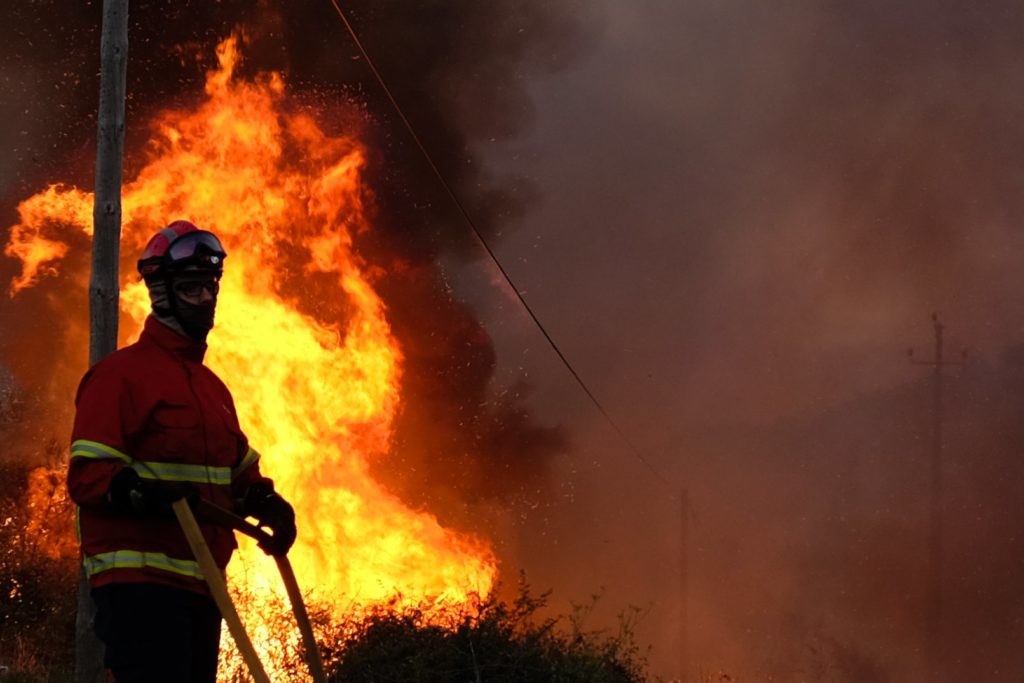 Πυρκαγιές σαρώνουν τη νότια Ευρώπη