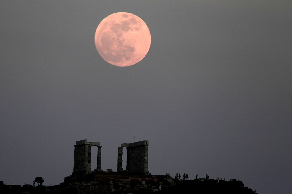 Πάνω από 75.000 επισκέπτες απόλαυσαν την αυγουστιάτικη πανσέληνο σε αρχαιολογικούς χώρους και μνημεία