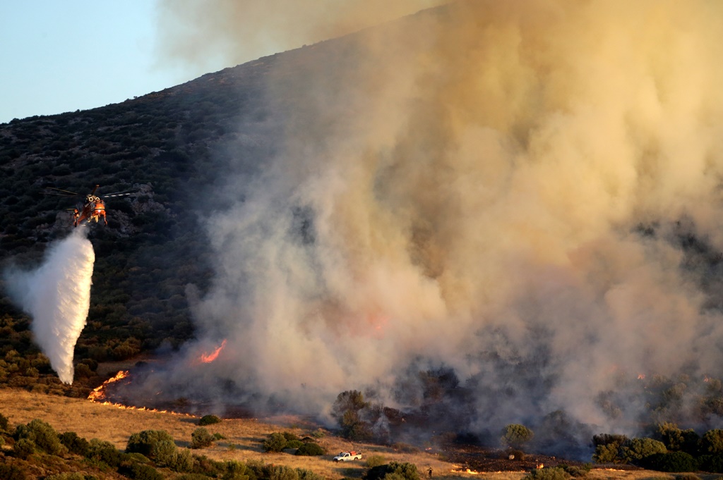 Κύθηρα: Αισιοδοξία για την κατάσβεση της πυρκαγιάς