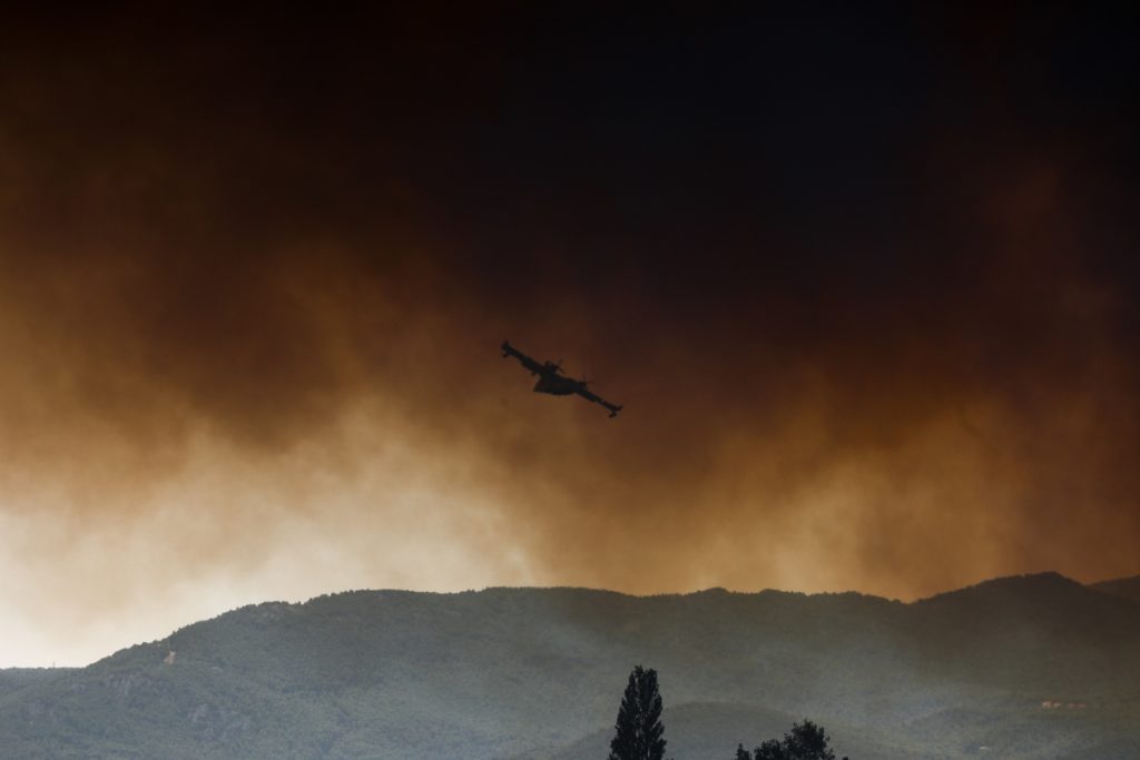 Σε κατάσταση έκτακτης ανάγκης Κάλαμος, Καπανδρίτι, Βαρνάβας – Μάχη με τον χρόνο μέχρι το ξημέρωμα (Photos)