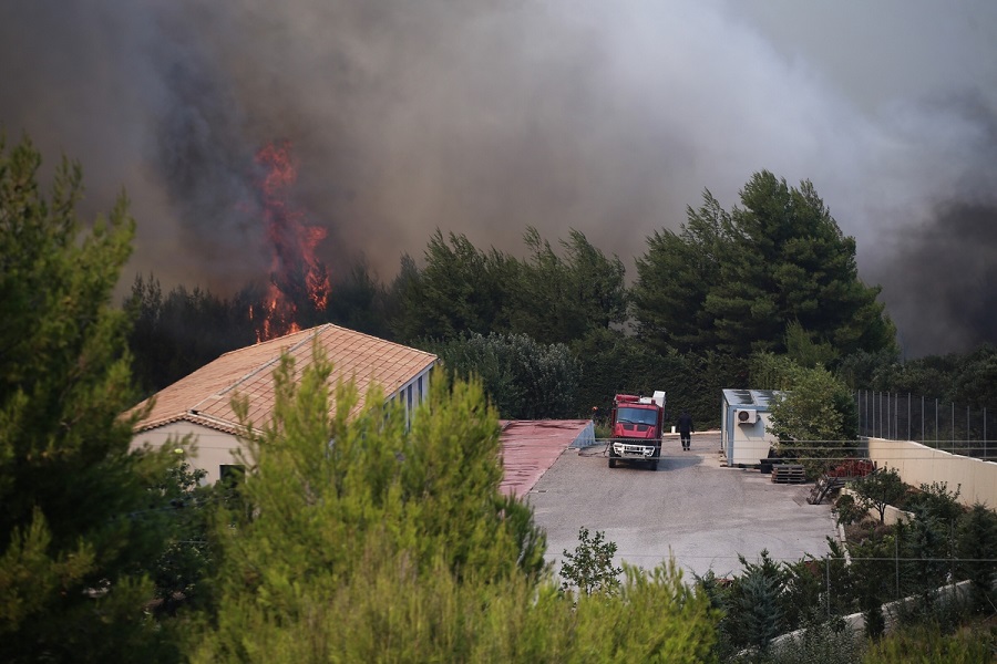 Που απαγορεύεται η κυκλοφορία λόγω της πυρκαγιάς στην Ανατολική Αττικη