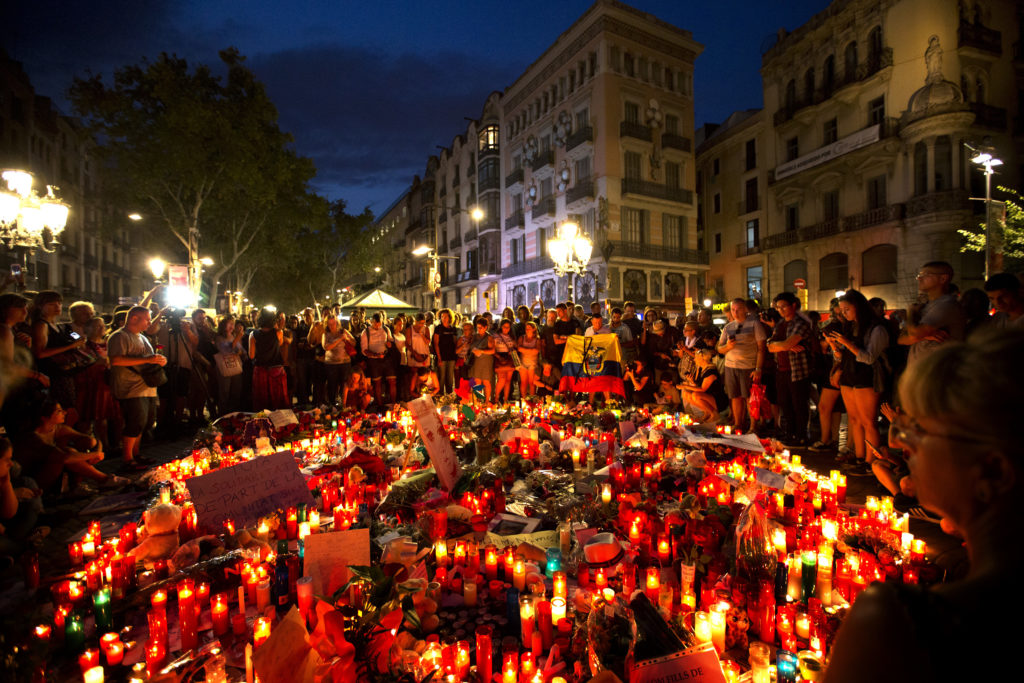 Οικογένειες χωρίστηκαν για πάντα στην Λα Ράμπλα: Ανθρώπινες ιστορίες πόνου από τη Βαρκελώνη