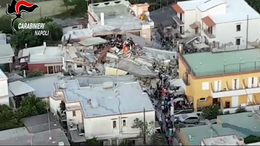Σεισμός στην Ιταλία: «Πολλά σπίτια της Ίσκια φτιάχτηκαν με σκάρτα υλικά»