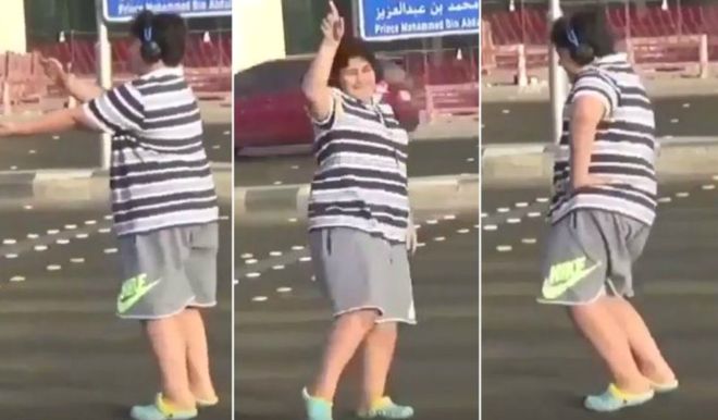 Σαουδική Αραβία: Έφηβος κρατήθηκε γιατί χόρεψε το «Μακαρένα» στη μέση του δρόμου (Video)