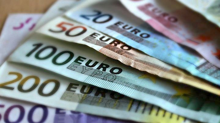 Τον Σεπτέμβριο οι κληρώσεις για όσους χρησιμοποιούν πλαστικό χρήμα – 1000 ευρώ σε 1000 καταναλωτές