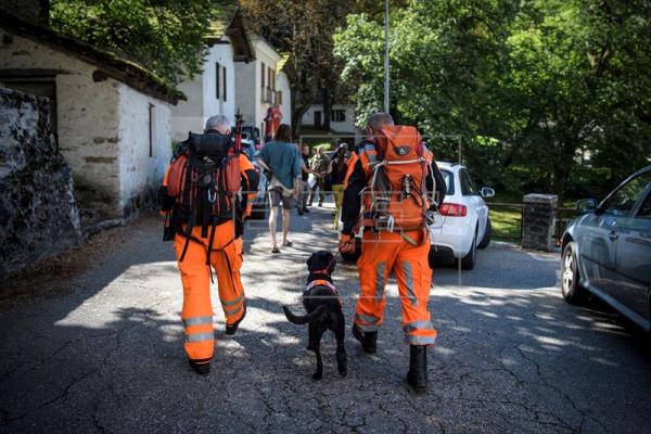 Ελβετία: 14 αγνοούμενοι μετά από κατολίσθηση στις Άλπεις (Video)