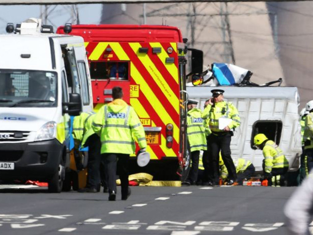 Βρετανία: 8 νεκροί σε καραμπόλα φορτηγών και μίνιμπας