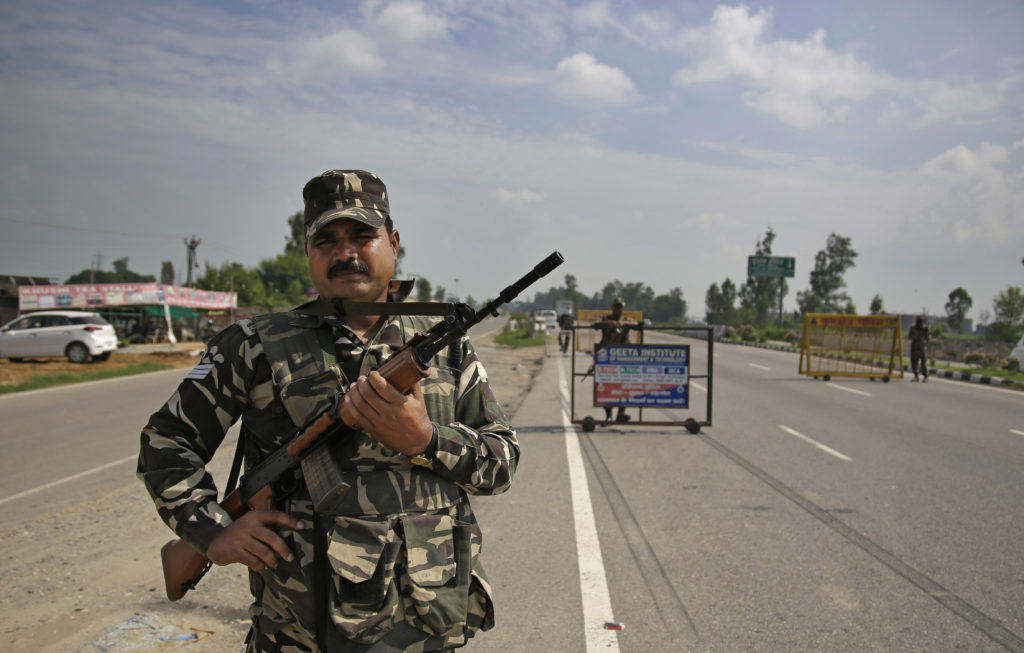 Ινδία: 36 νεκροί από συμπλοκές με την αστυνομία